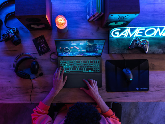 ASUS V16 FX3607VM-RP078WS product in gebruik