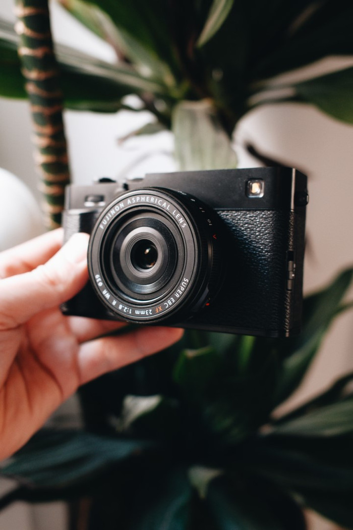 Fujifilm X-E5 Black + 23mm f/2.8 product in use