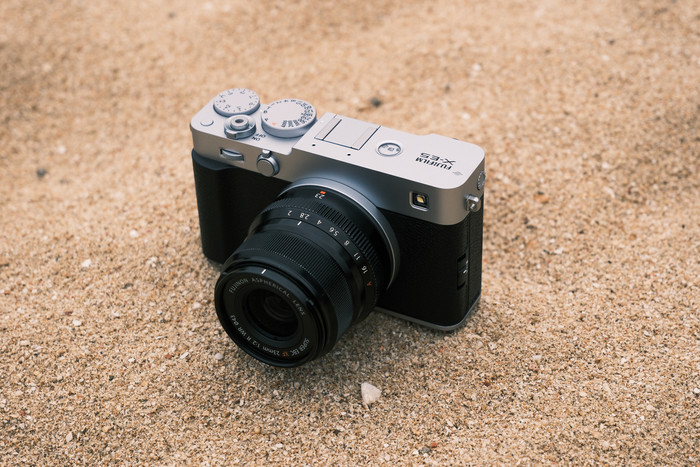 Fujifilm X-E5 Silver + 23mm f/2.8 product in use