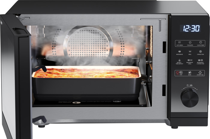 Sharp YCGC52BEB product in use