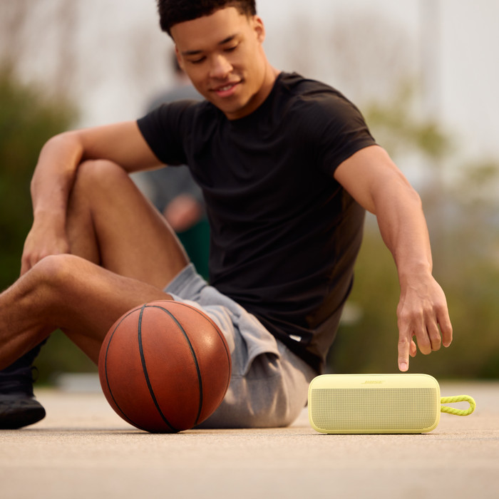 Bose Soundlink Max Geel product in gebruik