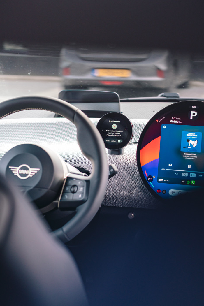 Flitsmeister DASH product in gebruik