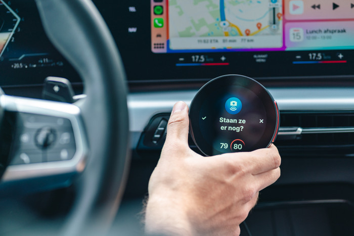 Flitsmeister DASH product in gebruik