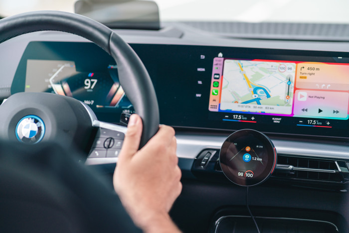 Flitsmeister DASH product in gebruik