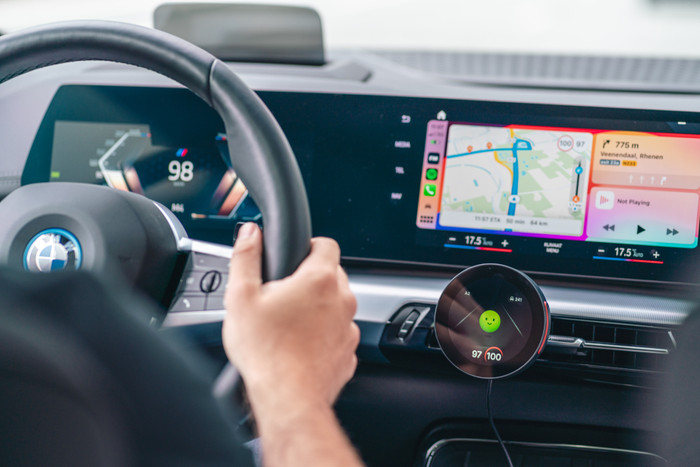 Flitsmeister DASH product in gebruik