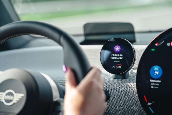 Flitsmeister DASH product in gebruik