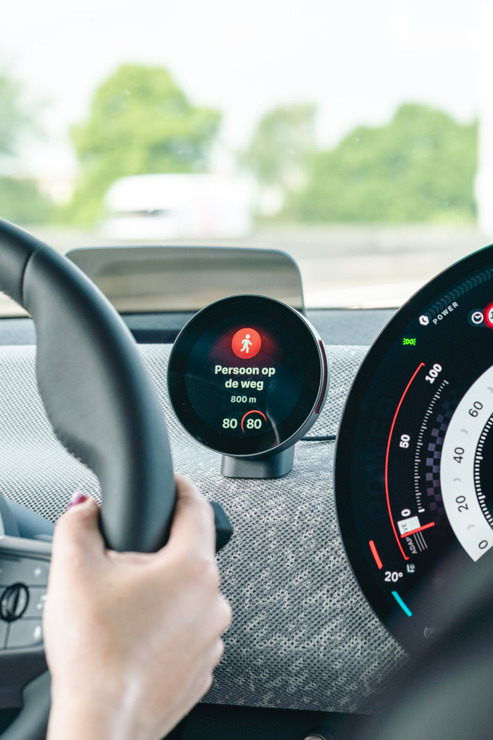 Flitsmeister DASH product in gebruik