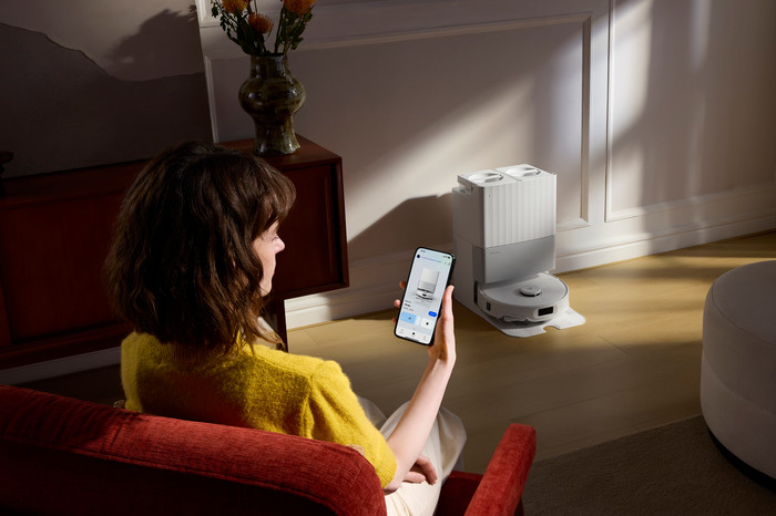 Roborock Qrevo Edge 5V1 White product in use