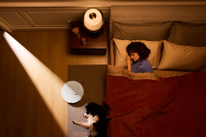 Roborock Qrevo Edge 5V1 White product in use