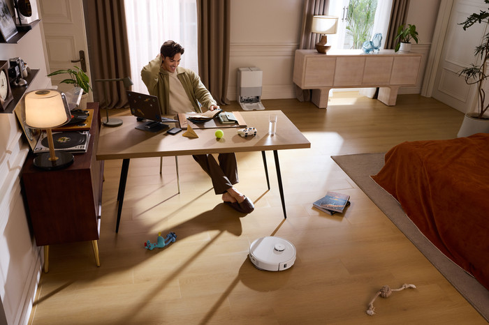 Roborock Qrevo Edge 5V1 White product in use