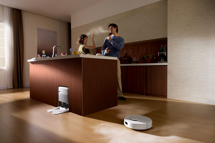 Roborock Qrevo Edge 5V1 White product in use