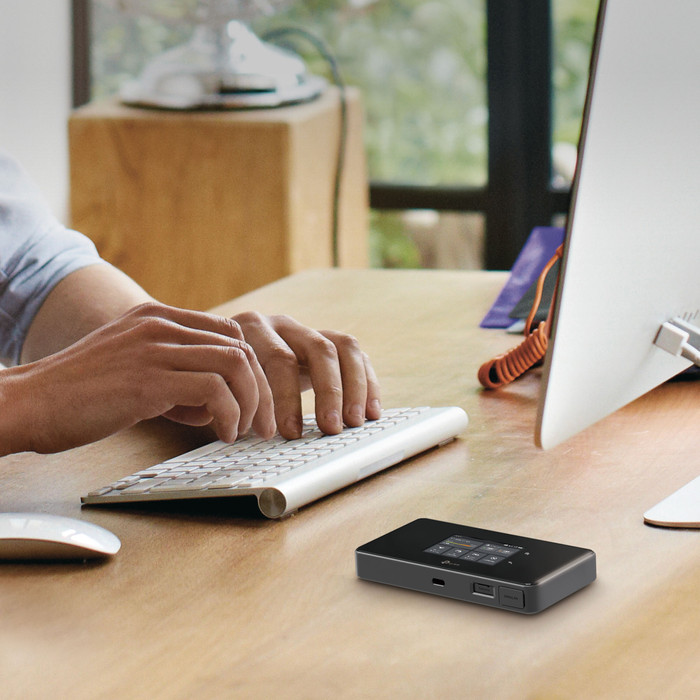 TP-Link M8550 product in use