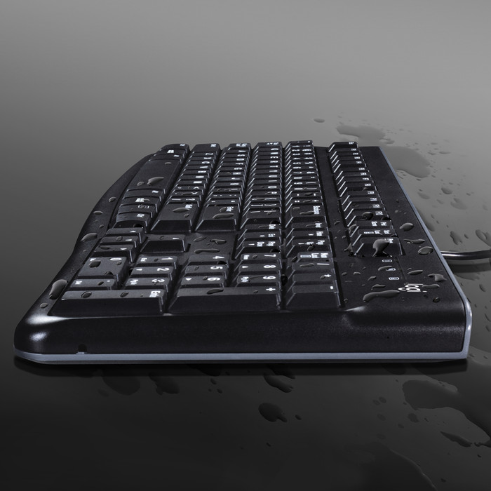 Logitech MK120 Keyboard and Mouse QWERTY 5-Pack product in use
