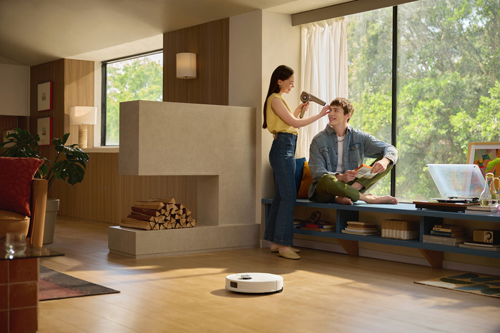 Roborock Q10 VF White product in use