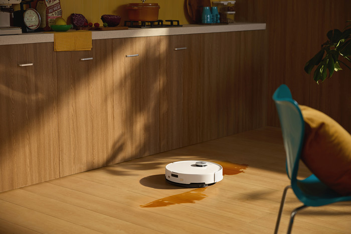 Roborock Q10 VF White product in use