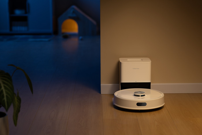 Roborock Q7 TF+ White product in use