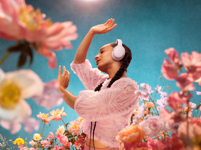 Bose QuietComfort Headphones Roze product in gebruik