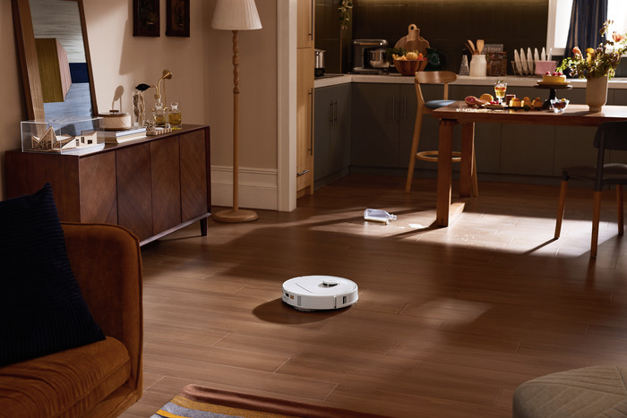 Roborock Qrevo 5AE White product in use