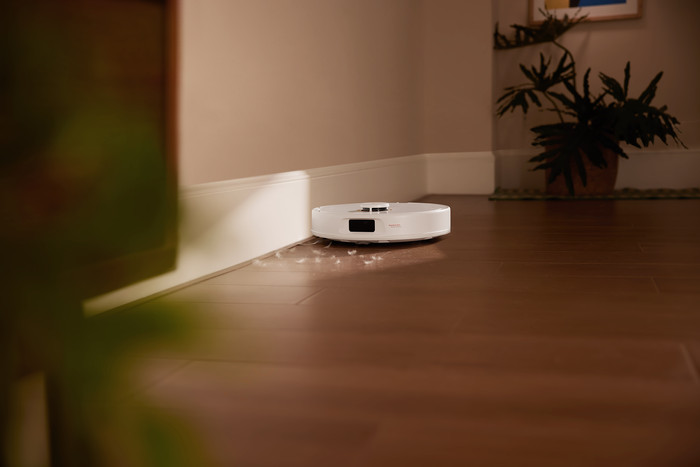 Roborock Qrevo 5AE White product in use