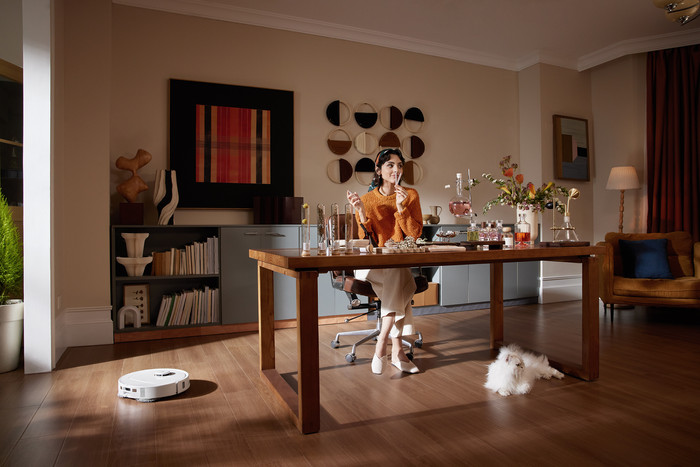 Roborock Qrevo 5AE White product in use