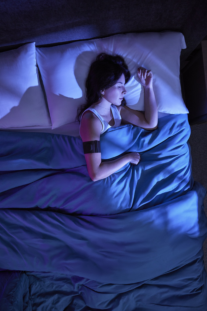 Garmin Index Sleep Monitor S/M product in use