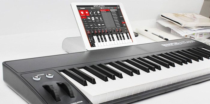 Midiplus AK490 Zwart product in gebruik