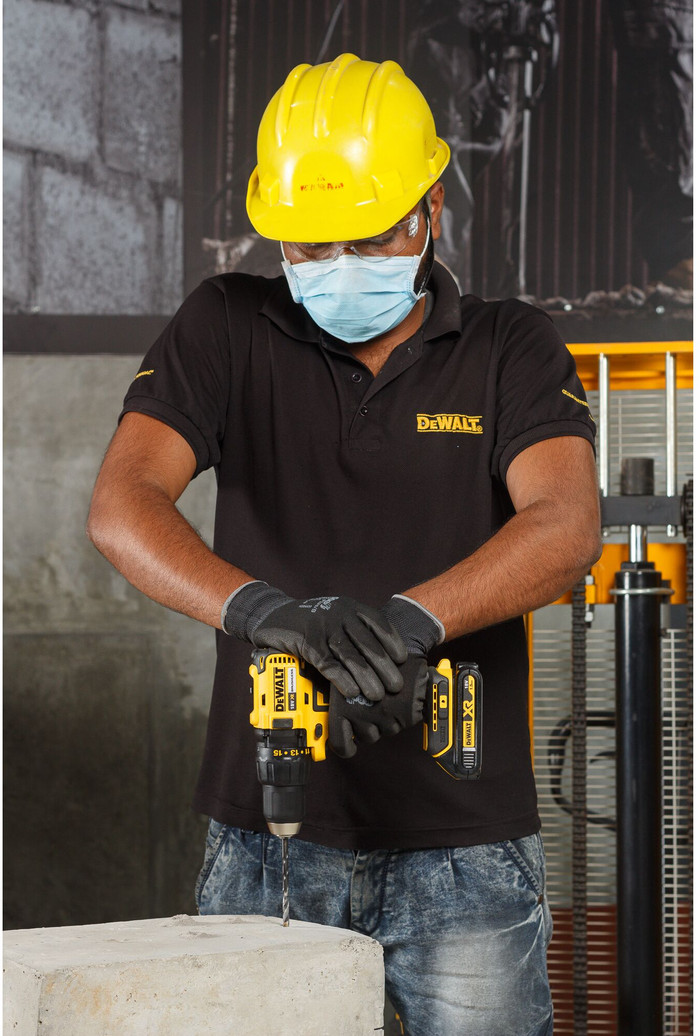 DeWalt DCD777D2T-QW product in gebruik