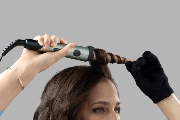 Remington Botanical CI5860 product in use