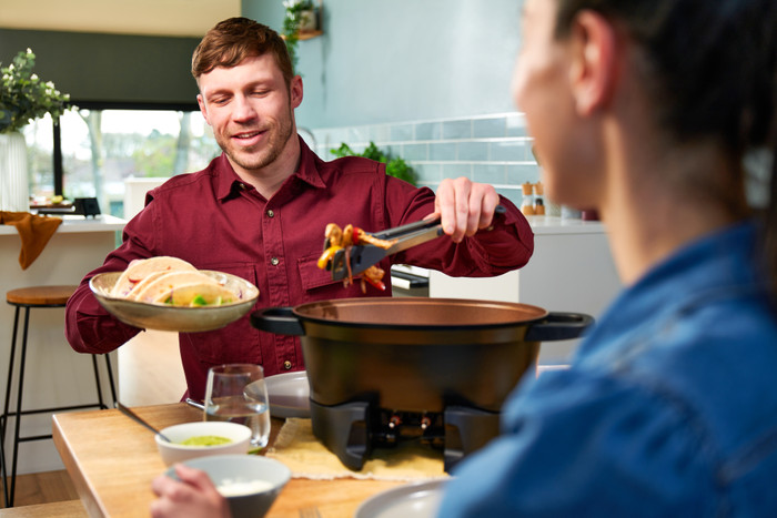 Russel Hobbs Good to Go Multicooker 6,5 liter product in gebruik