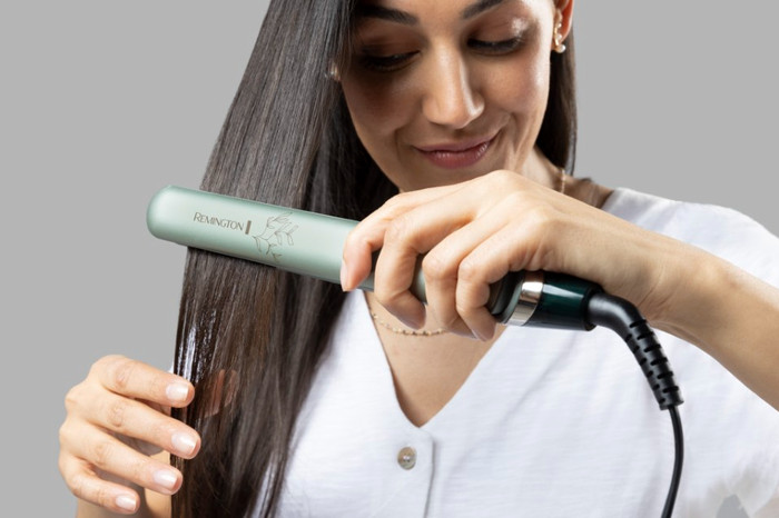 Remington Botanical S5860 product in use