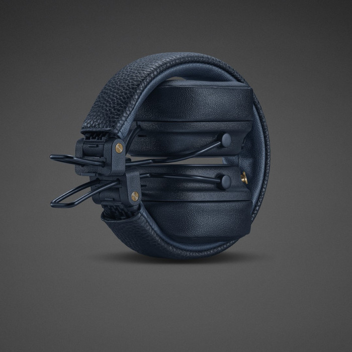 Marshall Major V Blue product in use