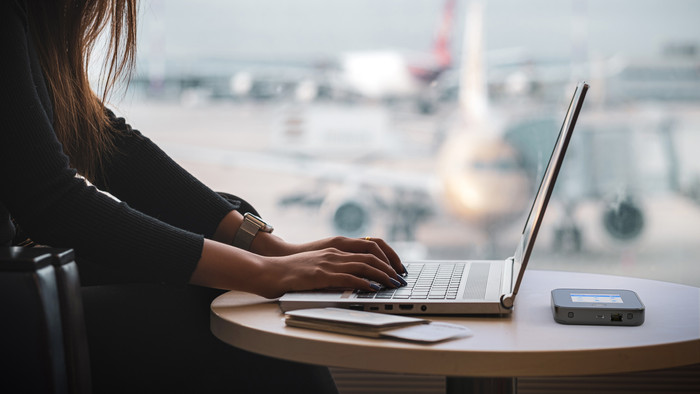 NETGEAR Nighthawk M7 Pro MR7540 product in use