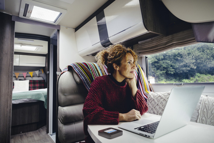 NETGEAR Nighthawk M7 Pro MR7540 product in use