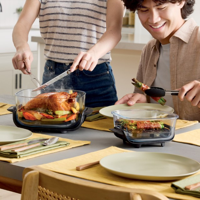 Ninja CRISPi FN101EUGY Blue product in use