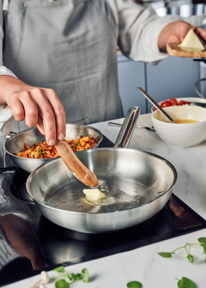 Demeyere Resto 3 Frying Pan 20cm product in use