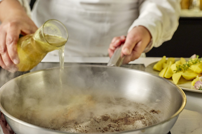 Demeyere Resto 3 Frying Pan 24cm product in use