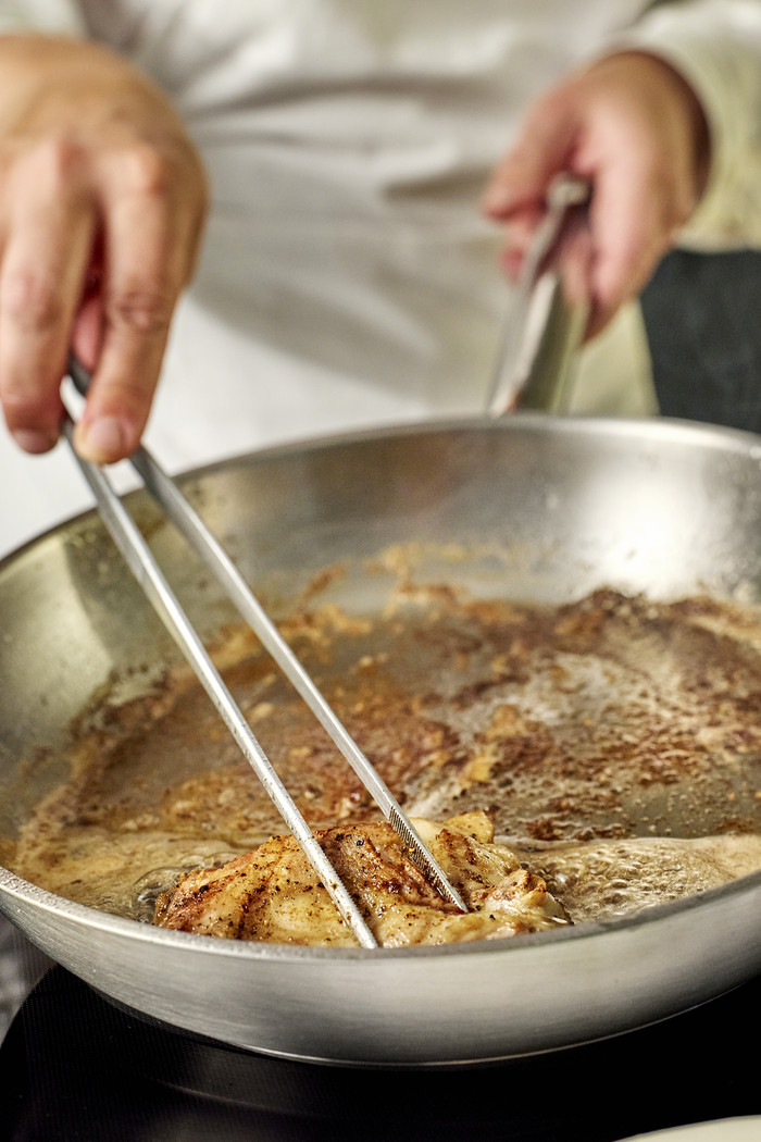 Demeyere Resto 3 Frying Pan 32cm product in use