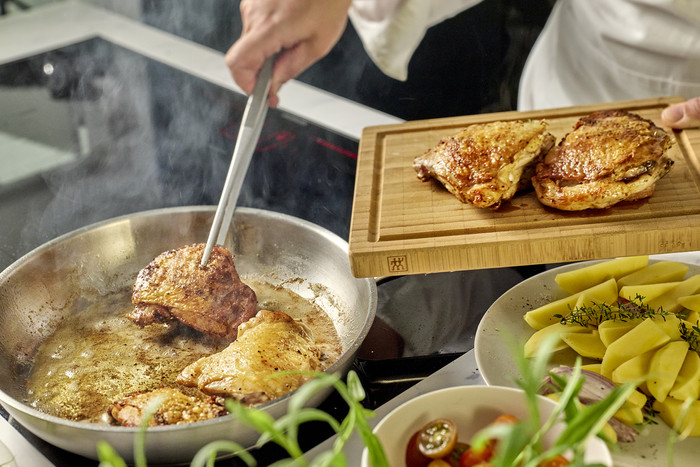 Demeyere Resto 3 Frying Pan 32cm product in use