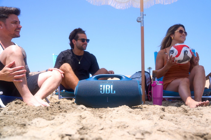 JBL Boombox 4 Blue product in use