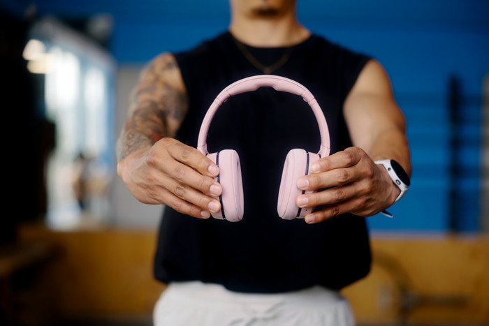 Skullcandy Crusher Active Pink product in use