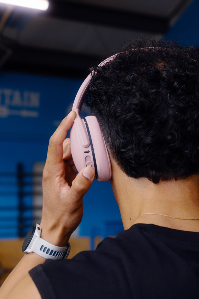 Skullcandy Crusher Active Pink product in use