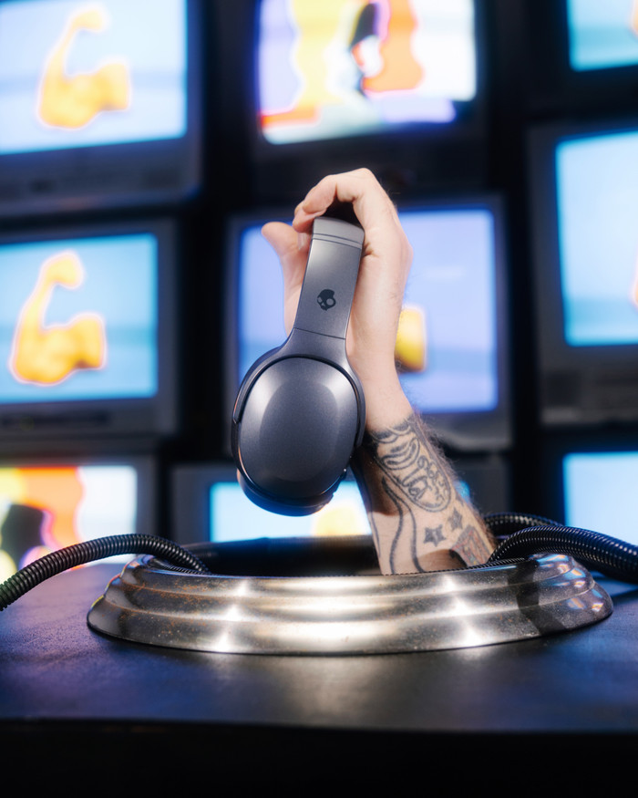 Skullcandy Crusher Active Dark Gray product in use