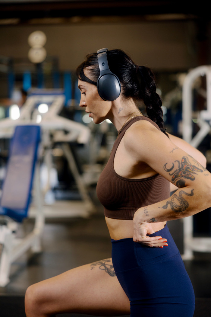 Skullcandy Crusher Active Dark Gray product in use