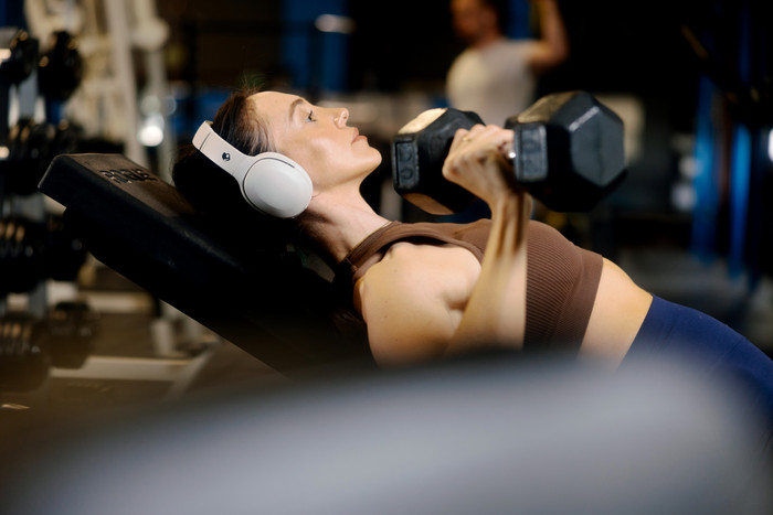 Skullcandy Crusher Active Light Gray product in use