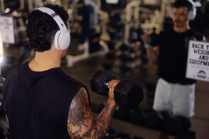 Skullcandy Crusher Active Light Gray product in use