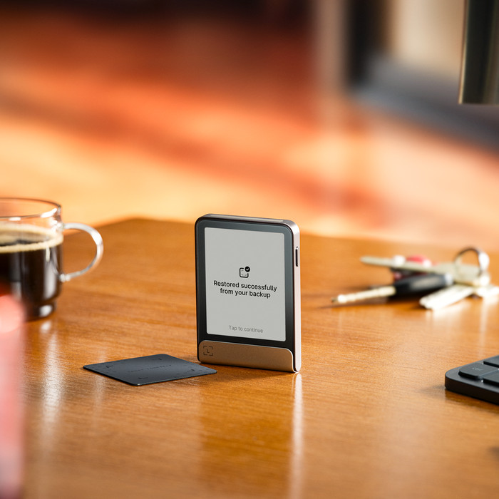 Ledger Flex Orange including Recovery Key product in use