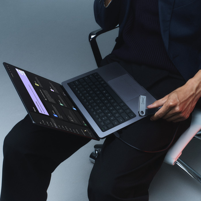 Ledger Nano S Plus Oxidate Green product in gebruik