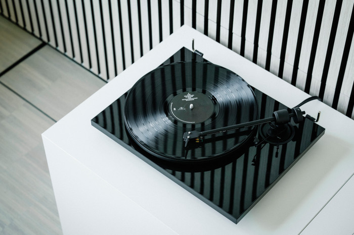 Pro-Ject E1.2 Zwart product in gebruik