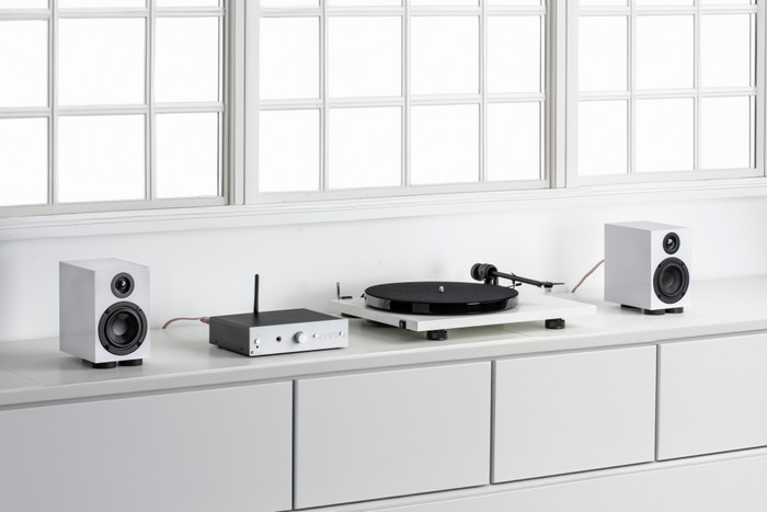 Pro-Ject Stereo Set E Phono Wit product in gebruik