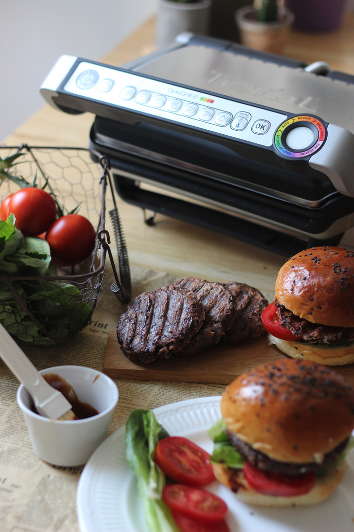 Tefal OptiGrill + GC716D + Waffle Accessory product in use
